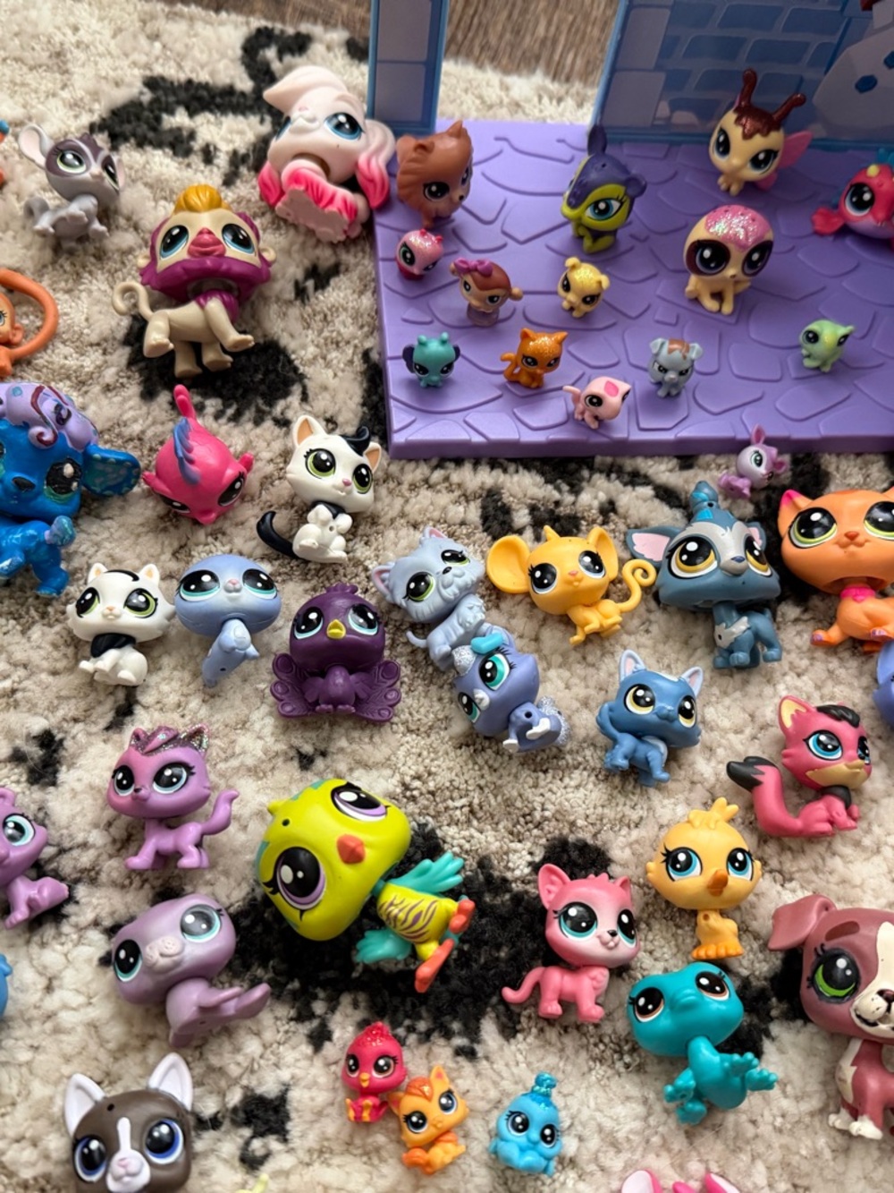 Littlest Pet Shop Assorted Small Pets - Mixed Colors - Picture 9 of 9